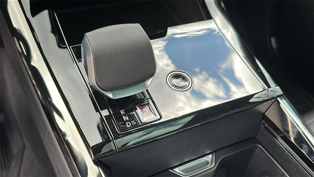 new 2025 Land Rover Range Rover Sport car, priced at $92,790