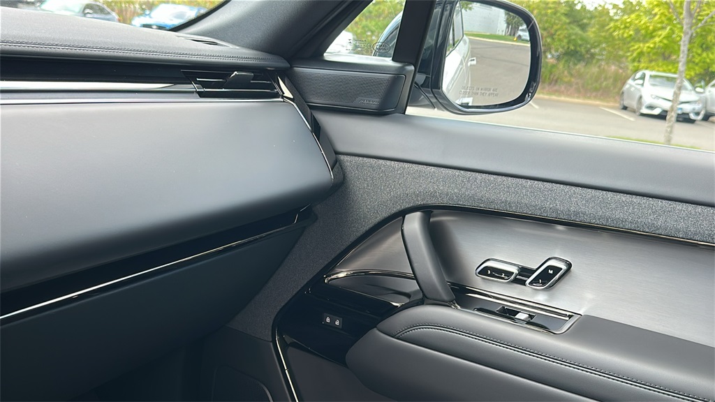 new 2025 Land Rover Range Rover Sport car, priced at $92,790