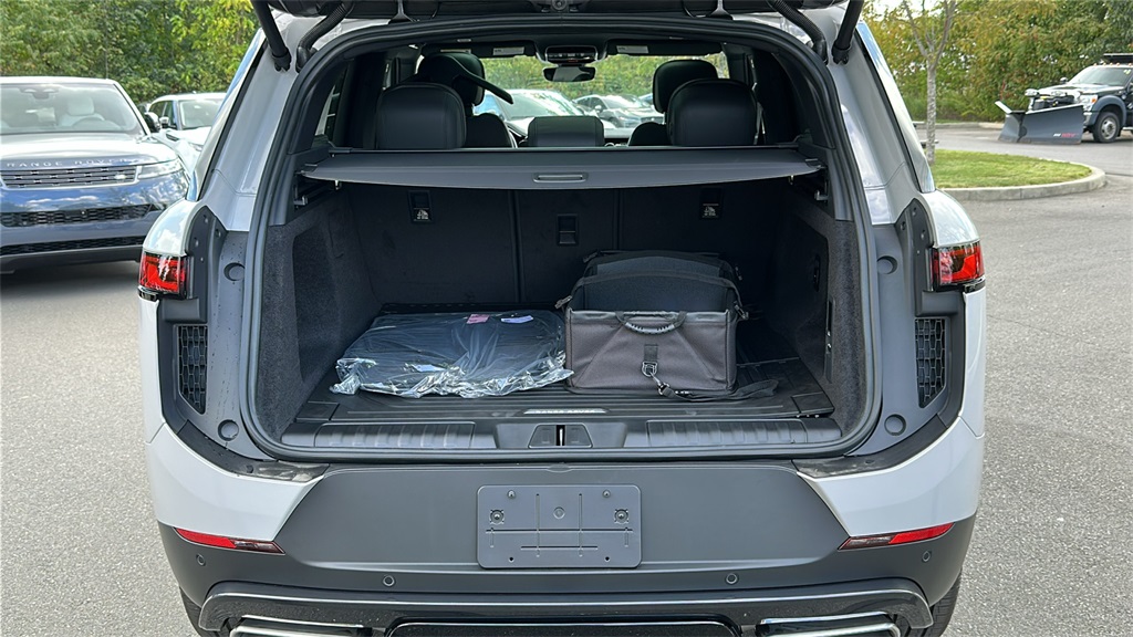 new 2025 Land Rover Range Rover Sport car, priced at $92,790