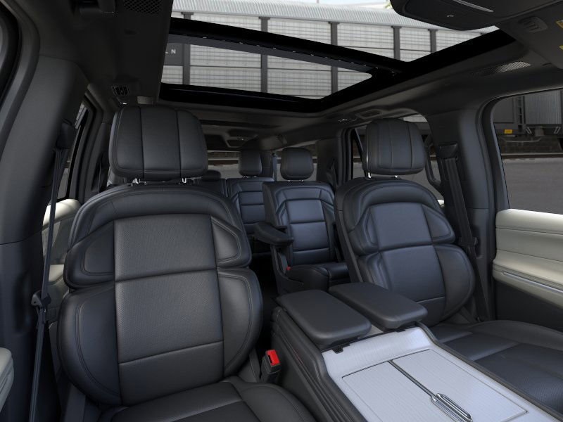 new 2025 Lincoln Navigator car, priced at $108,550