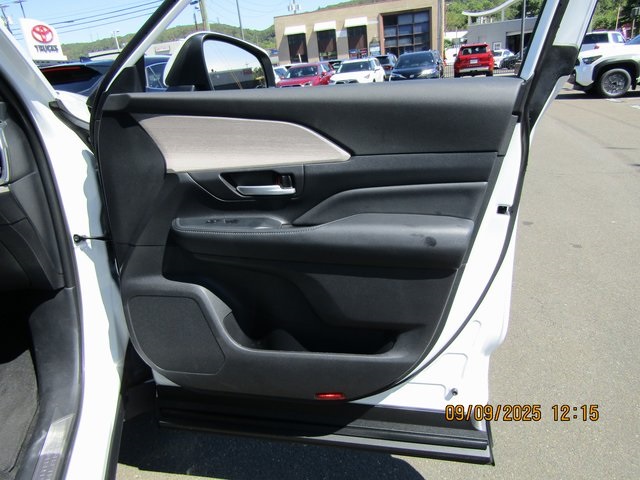 used 2025 Toyota Grand Highlander Hybrid car, priced at $52,999