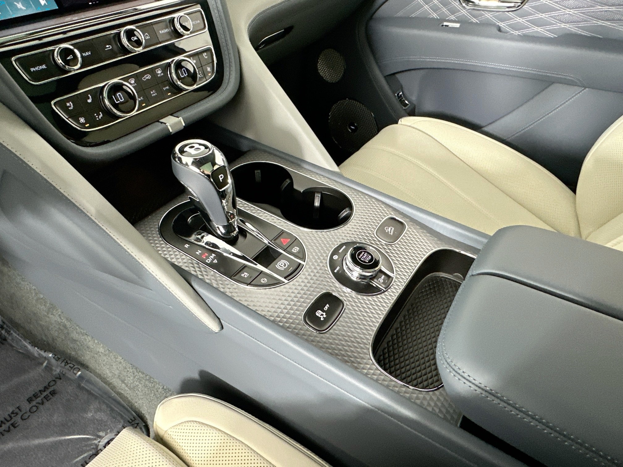 new 2025 Bentley Bentayga EWB car