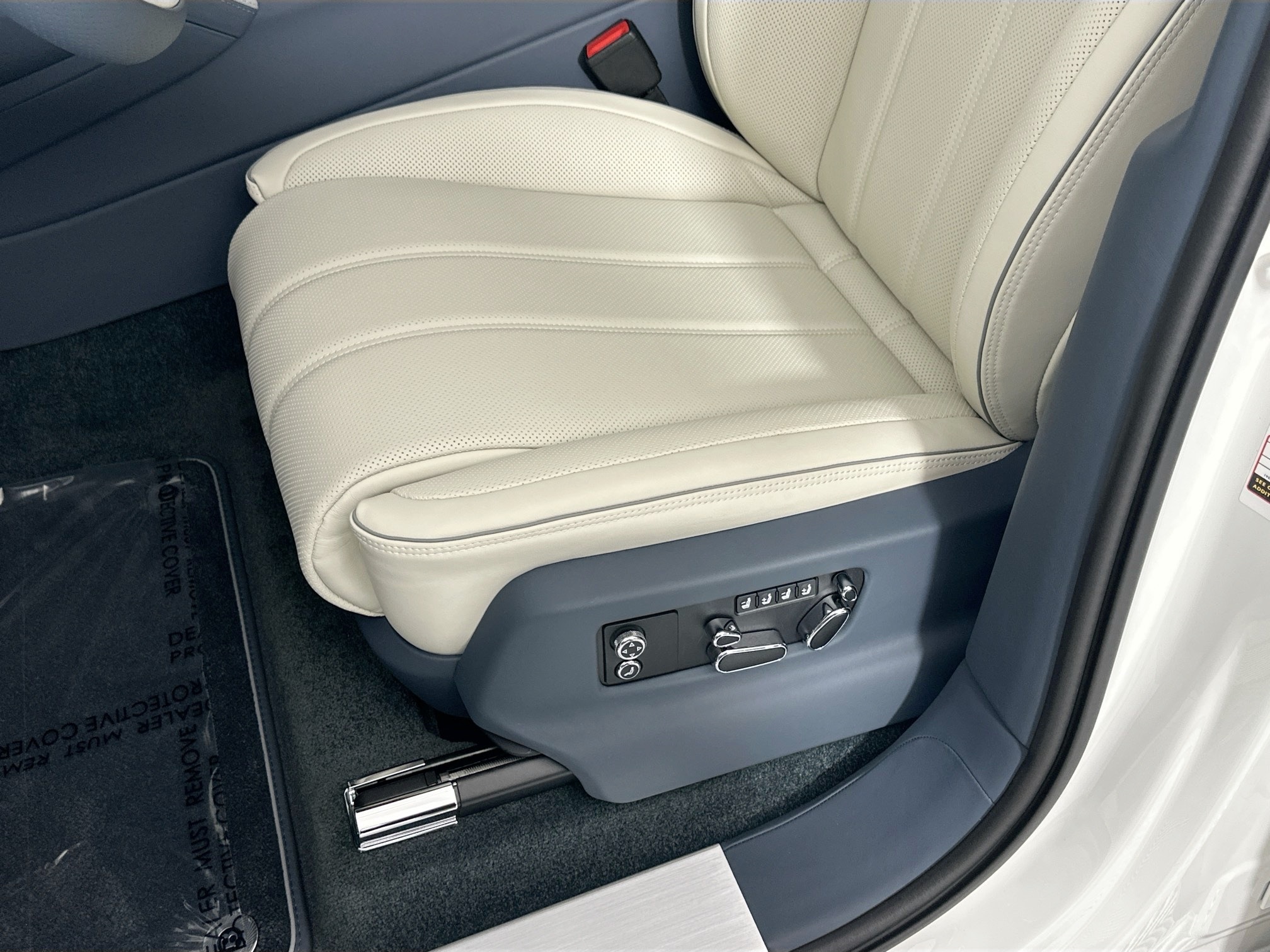 new 2025 Bentley Bentayga EWB car