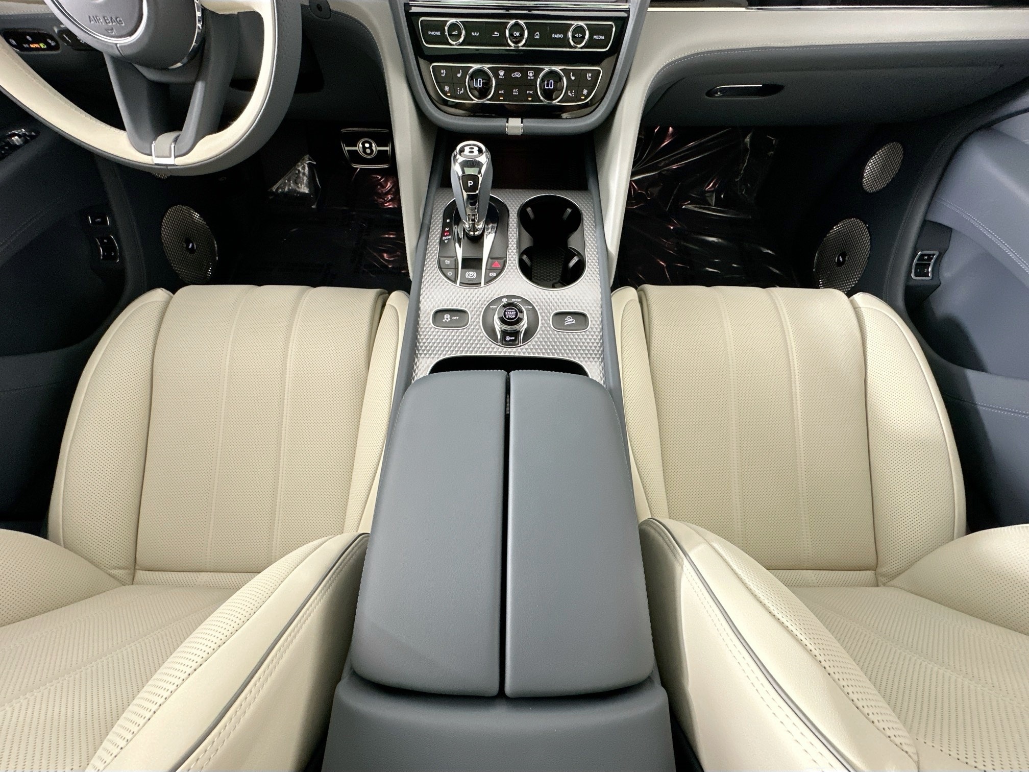 new 2025 Bentley Bentayga EWB car