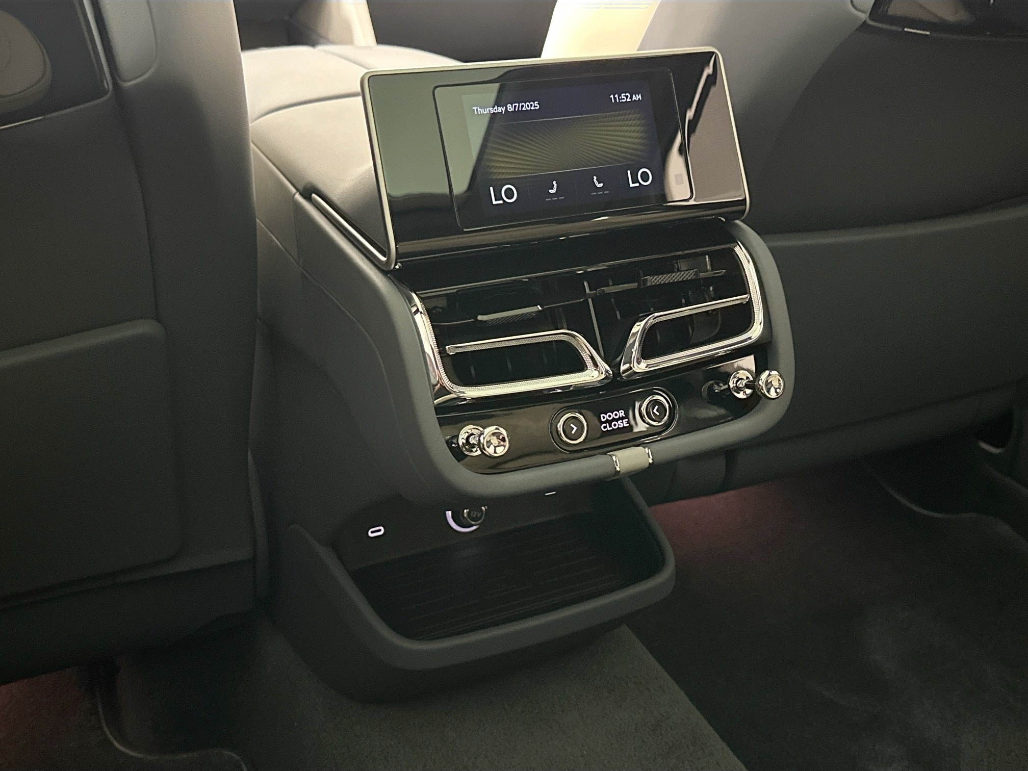 new 2025 Bentley Bentayga EWB car