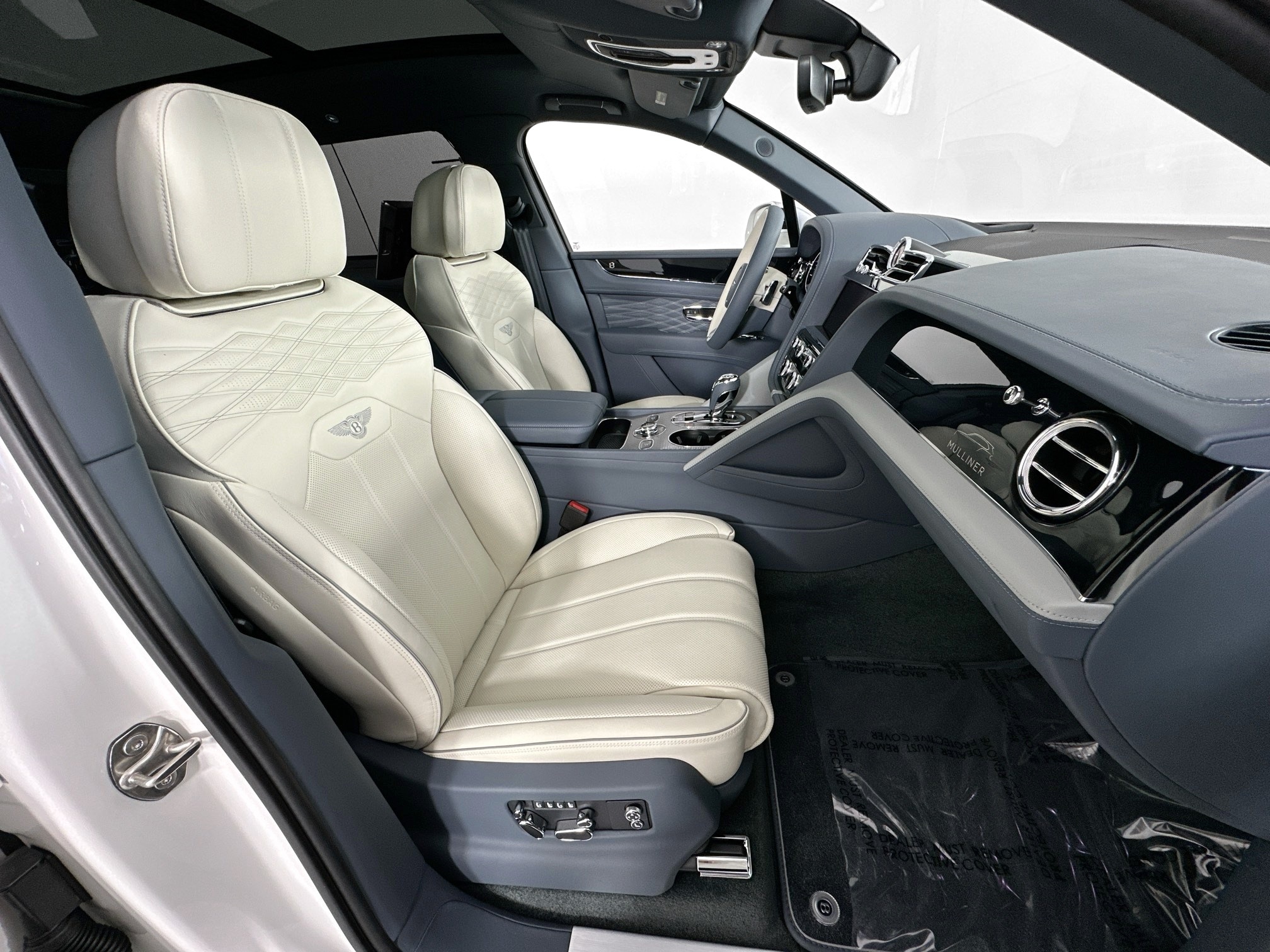 new 2025 Bentley Bentayga EWB car