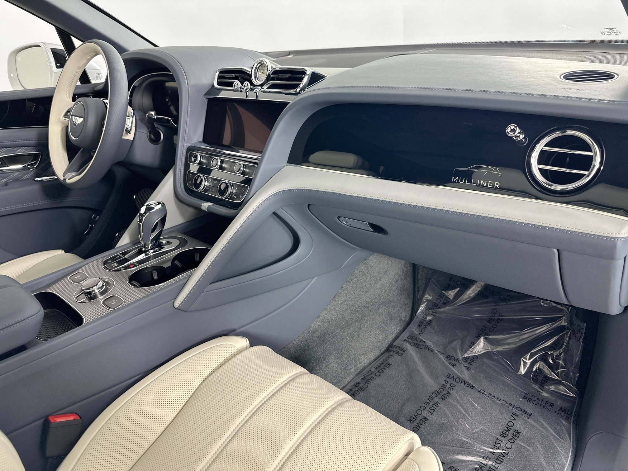 new 2025 Bentley Bentayga EWB car