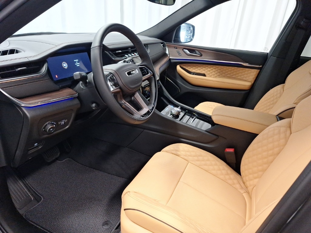new 2025 Jeep Grand Cherokee L car, priced at $63,175