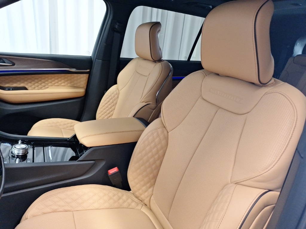 new 2025 Jeep Grand Cherokee L car, priced at $63,175