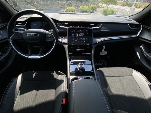 new 2025 Jeep Grand Cherokee car, priced at $36,444
