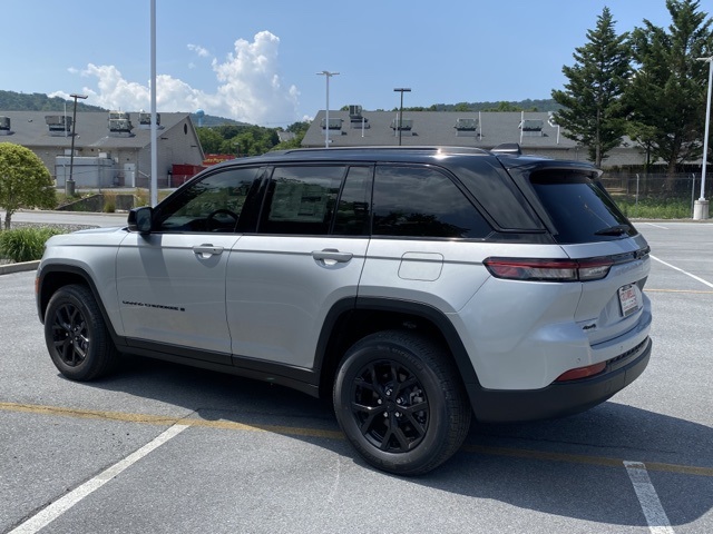 new 2025 Jeep Grand Cherokee car, priced at $36,444