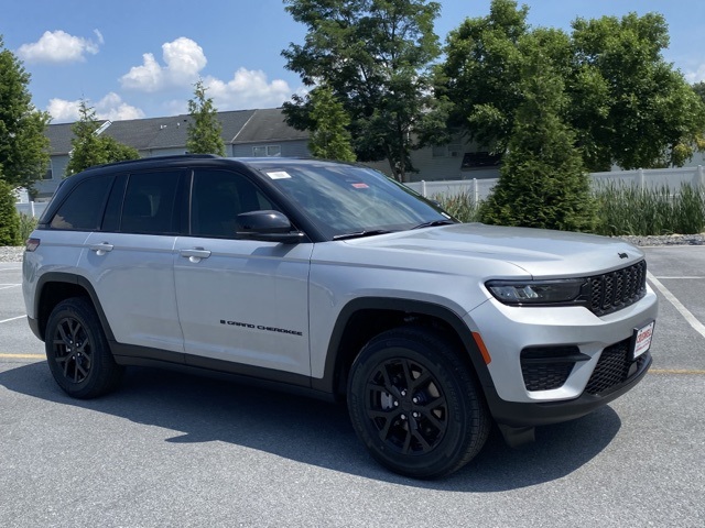 new 2025 Jeep Grand Cherokee car, priced at $36,444