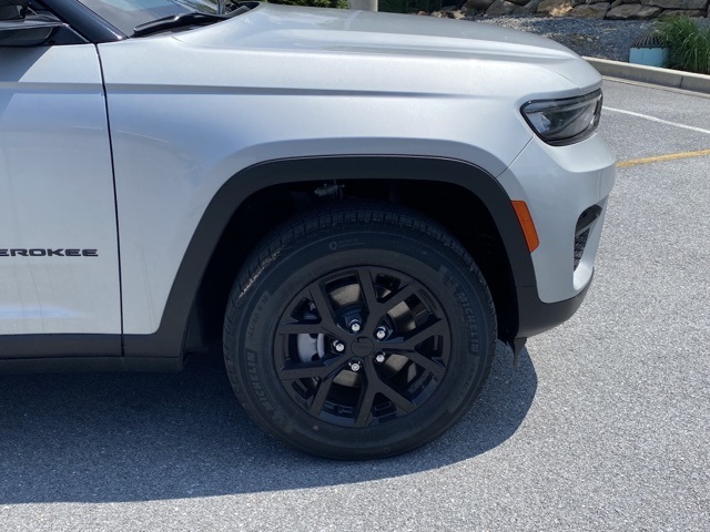 new 2025 Jeep Grand Cherokee car, priced at $36,444