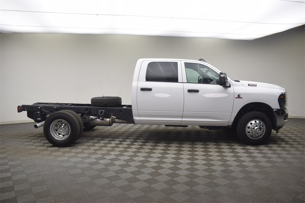 new 2025 Ram 3500 car, priced at $64,293