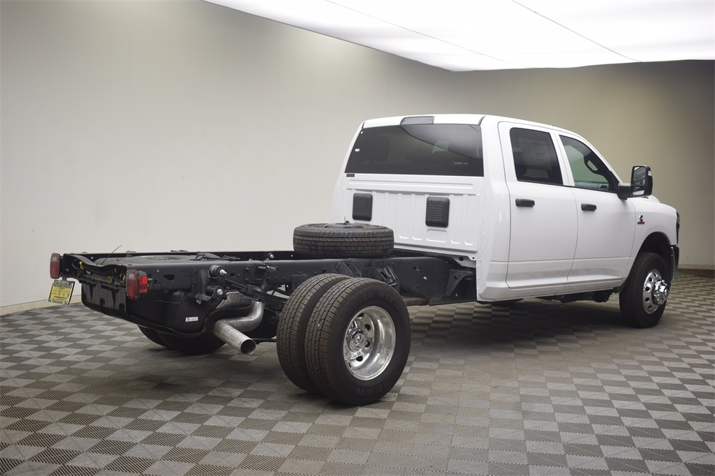 new 2025 Ram 3500 car, priced at $64,293