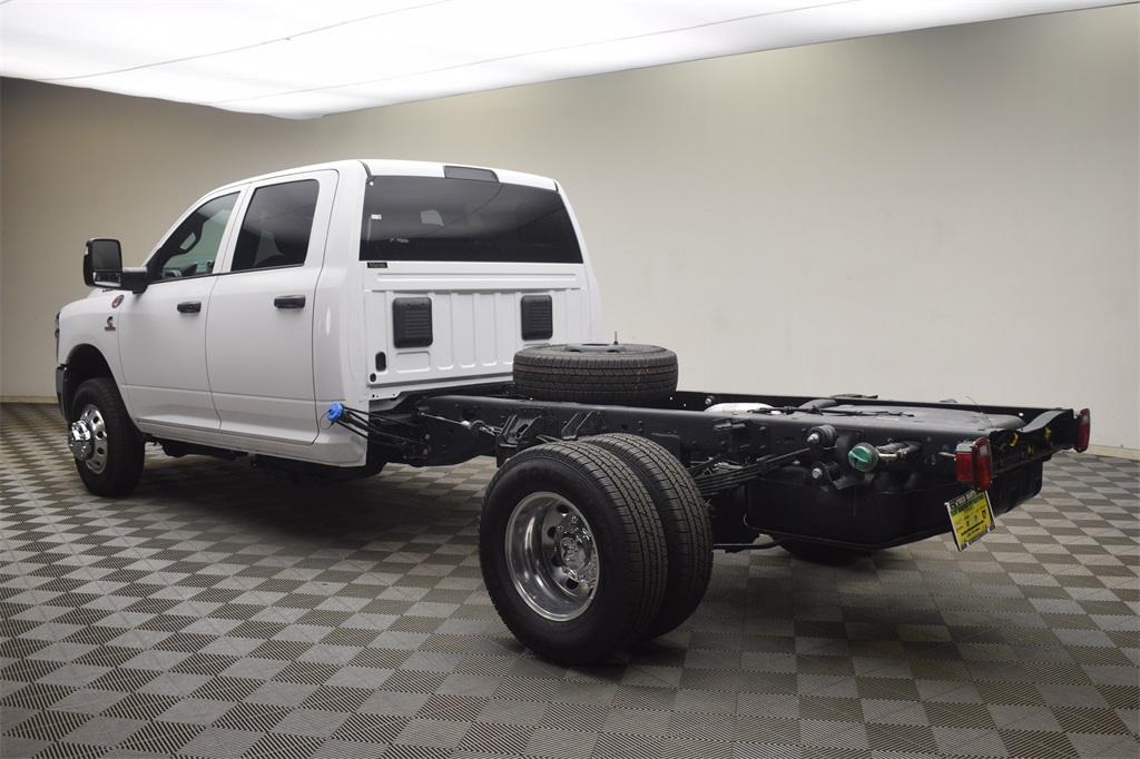 new 2025 Ram 3500 car, priced at $64,293
