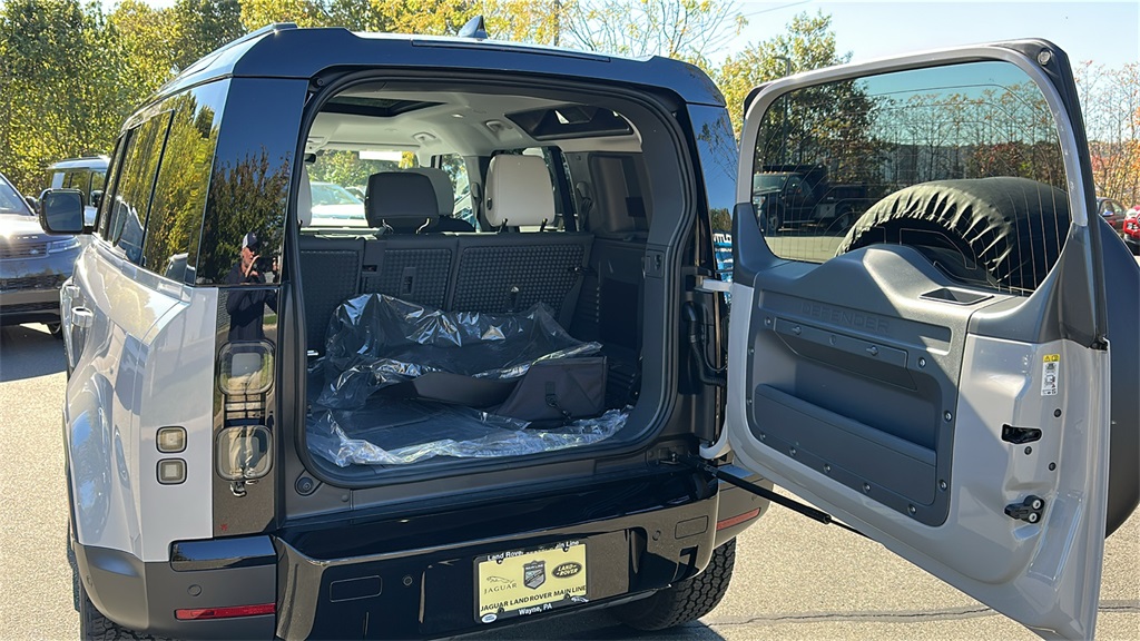 new 2026 Land Rover Defender 110 car, priced at $76,400