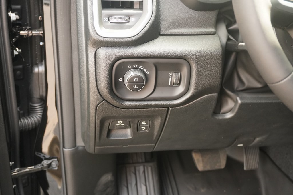 new 2025 Ram 1500 car, priced at $43,956