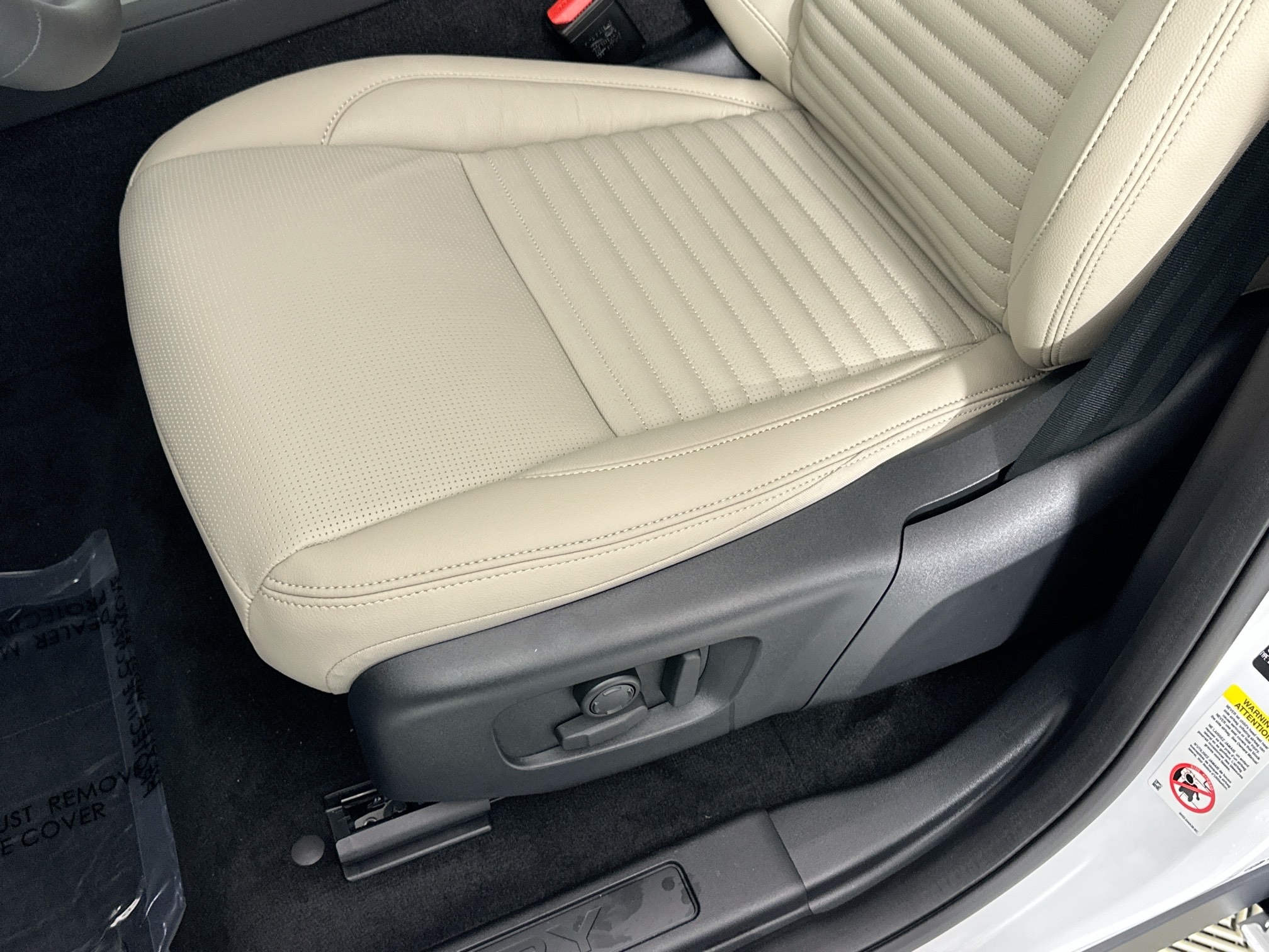 new 2025 Land Rover Discovery Sport car, priced at $52,678