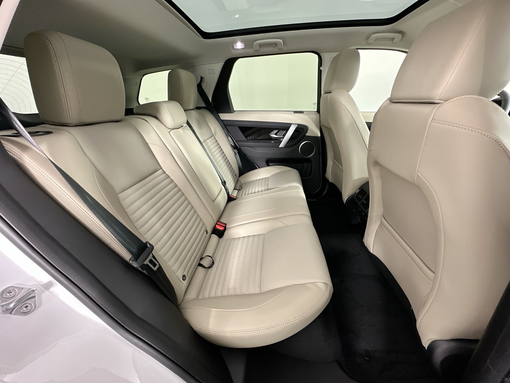 new 2025 Land Rover Discovery Sport car, priced at $52,678