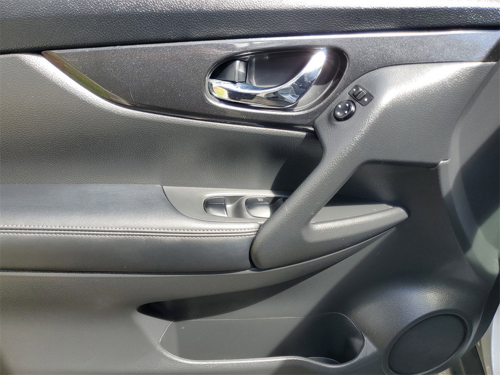 used 2018 Nissan Rogue car, priced at $13,896