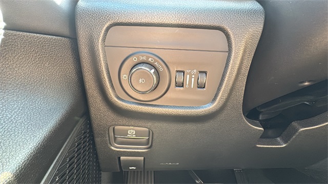 new 2025 Jeep Grand Cherokee L car, priced at $50,014