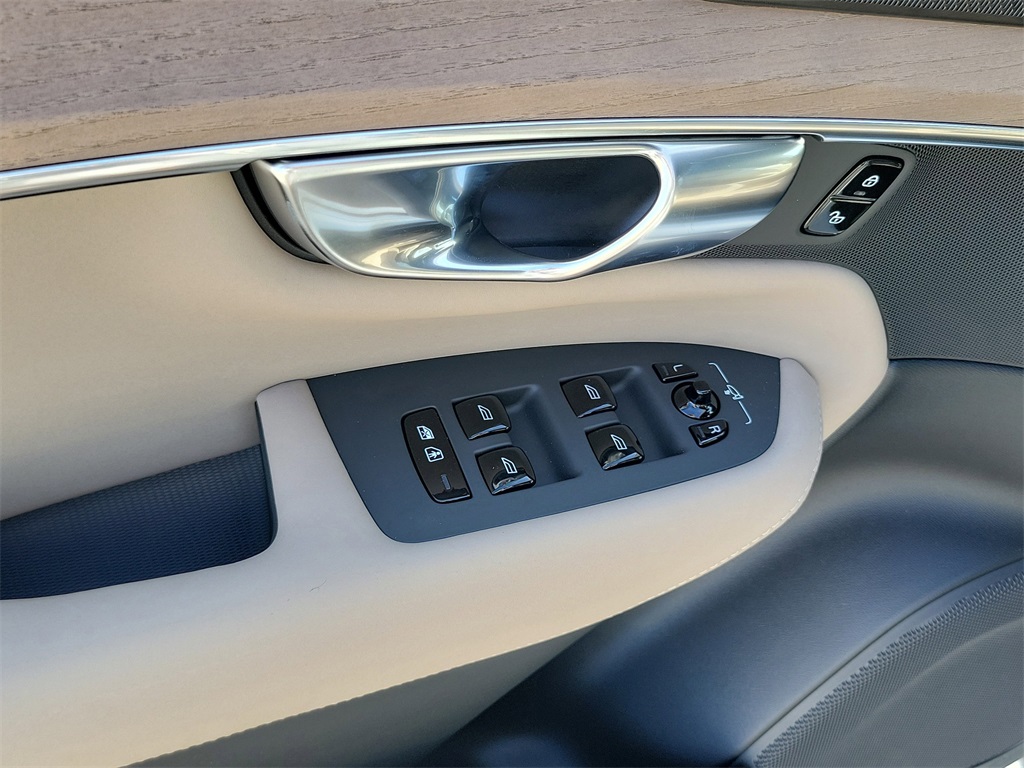 new 2026 Volvo XC90 car, priced at $71,655