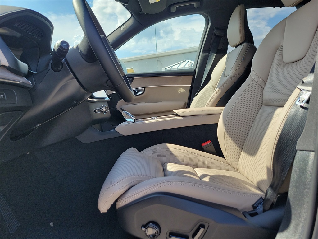 new 2026 Volvo XC90 car, priced at $71,655