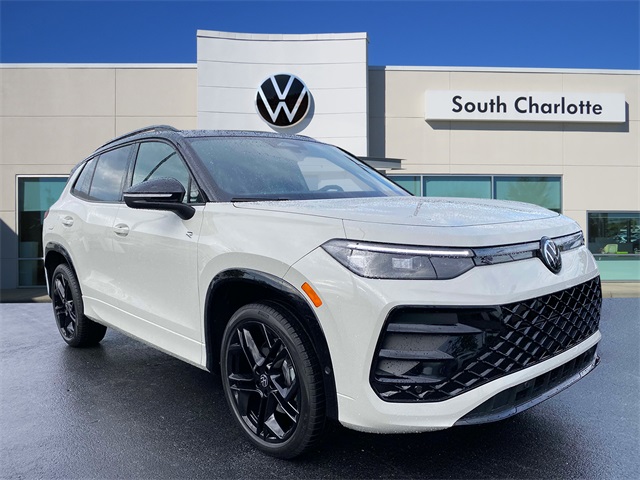 new 2025 Volkswagen Tiguan car, priced at $39,881