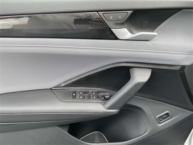 new 2025 Volkswagen Tiguan car, priced at $39,881