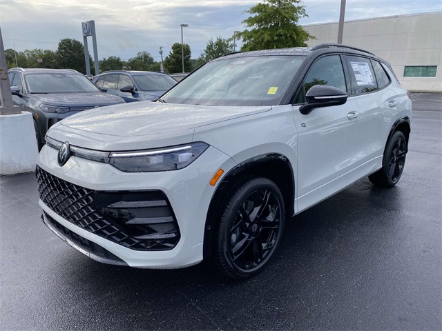 new 2025 Volkswagen Tiguan car, priced at $39,881