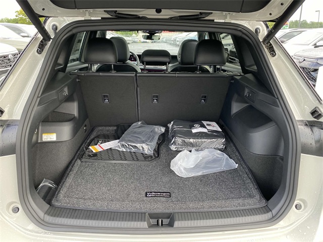 new 2025 Volkswagen Tiguan car, priced at $39,881