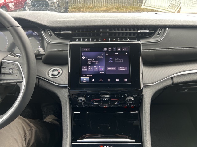used 2024 Jeep Grand Cherokee car, priced at $35,906