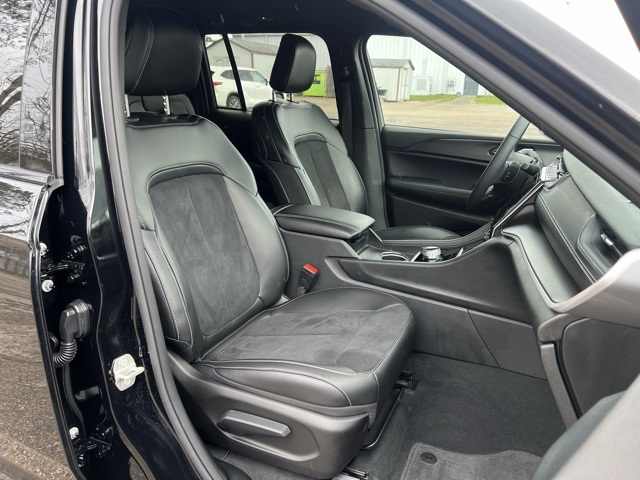 used 2024 Jeep Grand Cherokee car, priced at $35,906