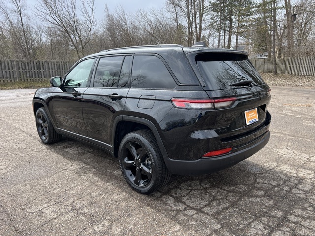 used 2024 Jeep Grand Cherokee car, priced at $35,906