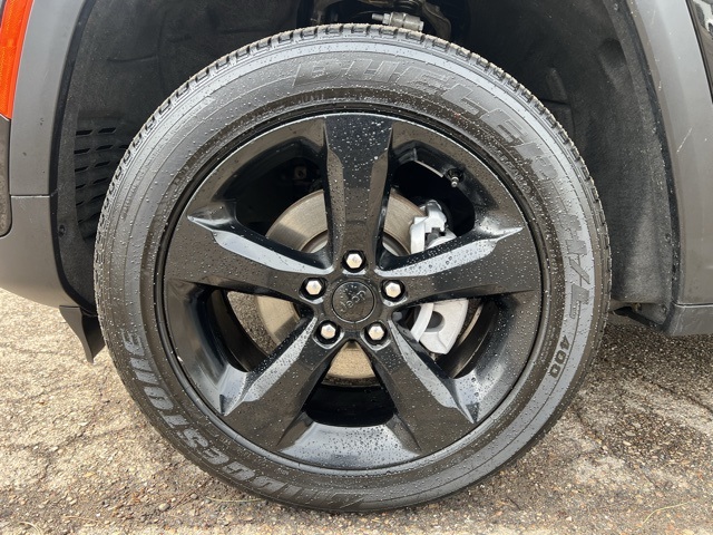used 2024 Jeep Grand Cherokee car, priced at $35,906