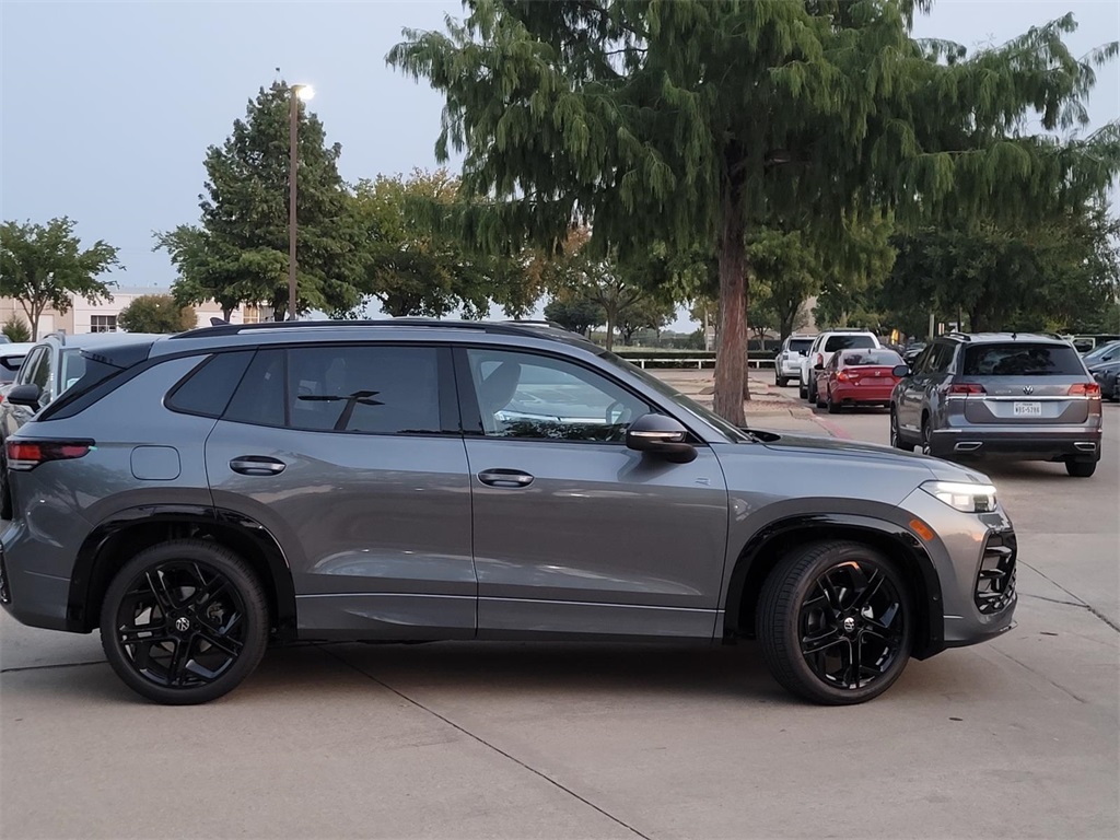 new 2025 Volkswagen Tiguan car, priced at $37,136