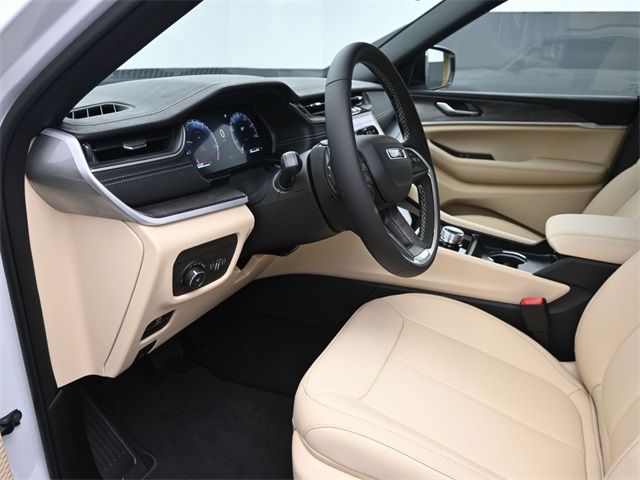 new 2025 Jeep Grand Cherokee L car, priced at $42,615