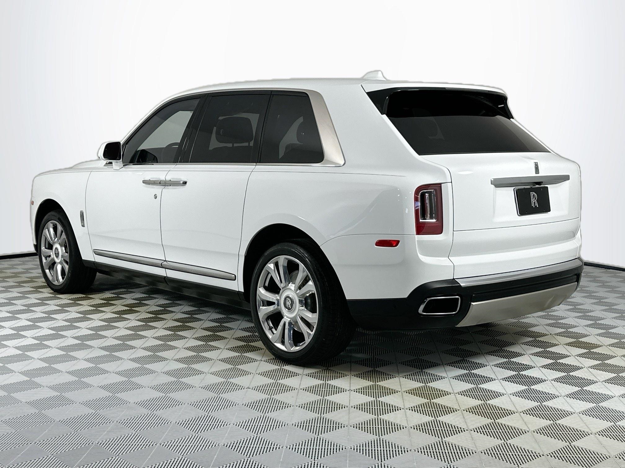 used 2022 Rolls-Royce Cullinan car, priced at $294,998