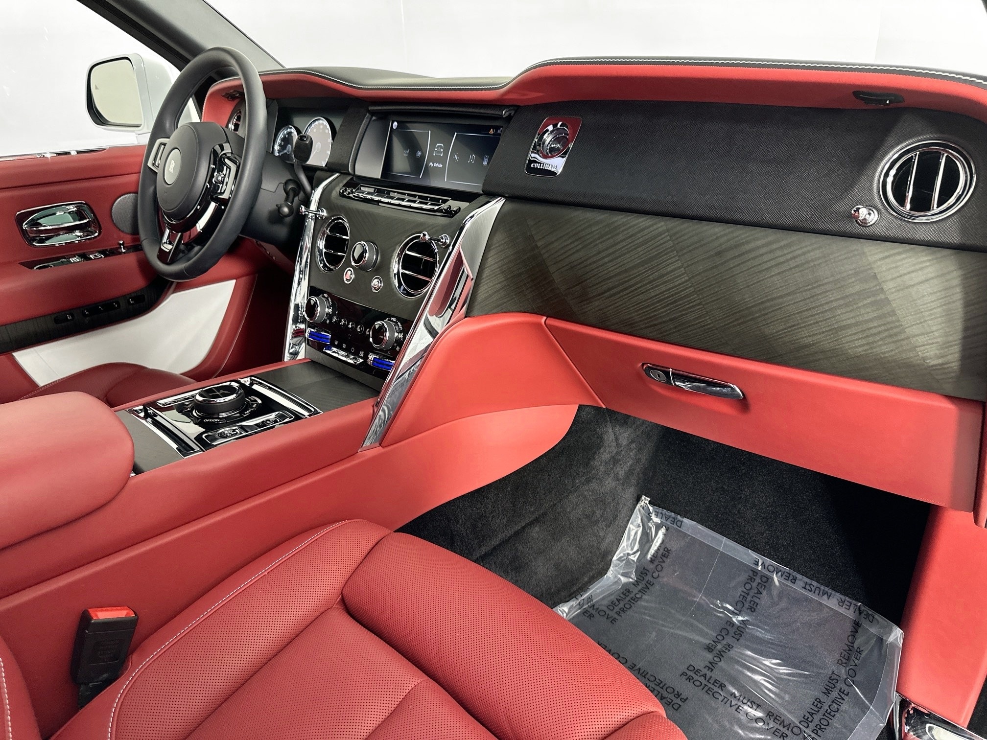 used 2022 Rolls-Royce Cullinan car, priced at $294,998
