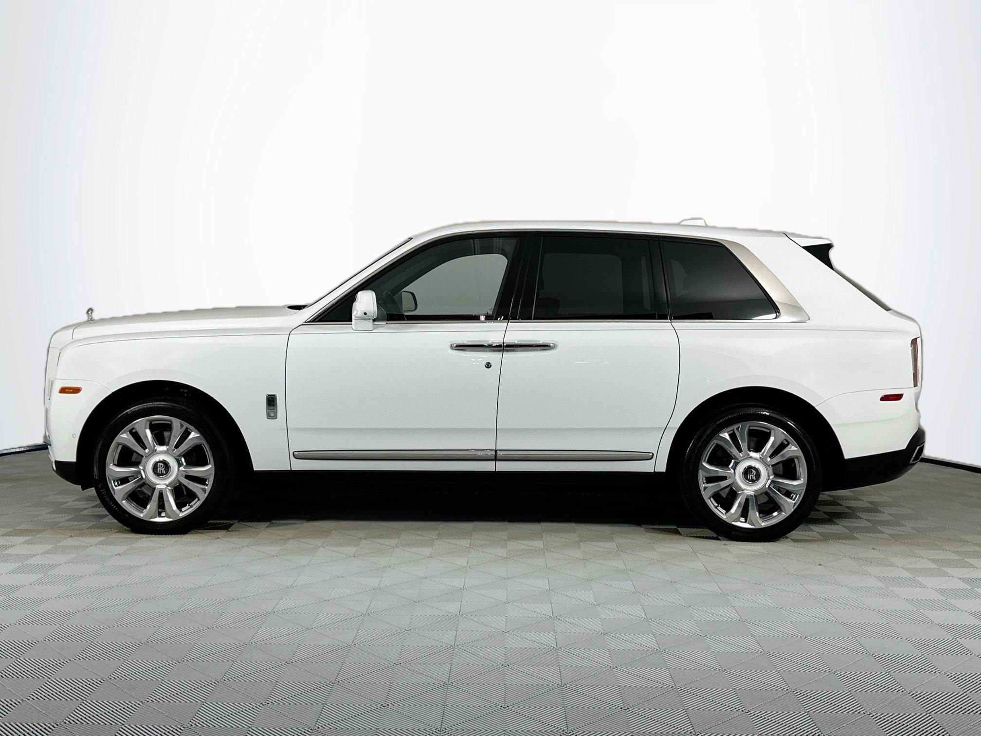 used 2022 Rolls-Royce Cullinan car, priced at $294,998