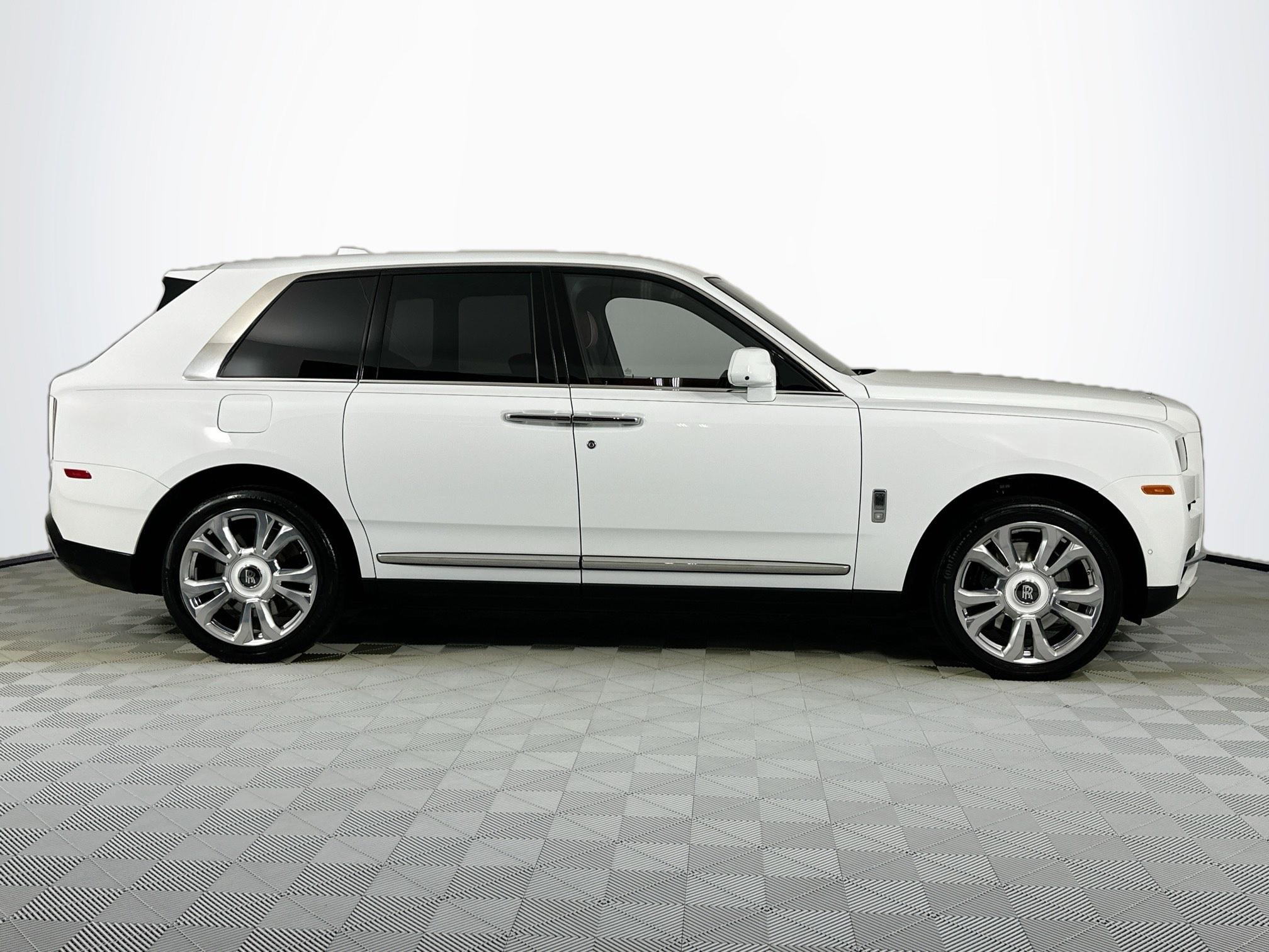 used 2022 Rolls-Royce Cullinan car, priced at $294,998