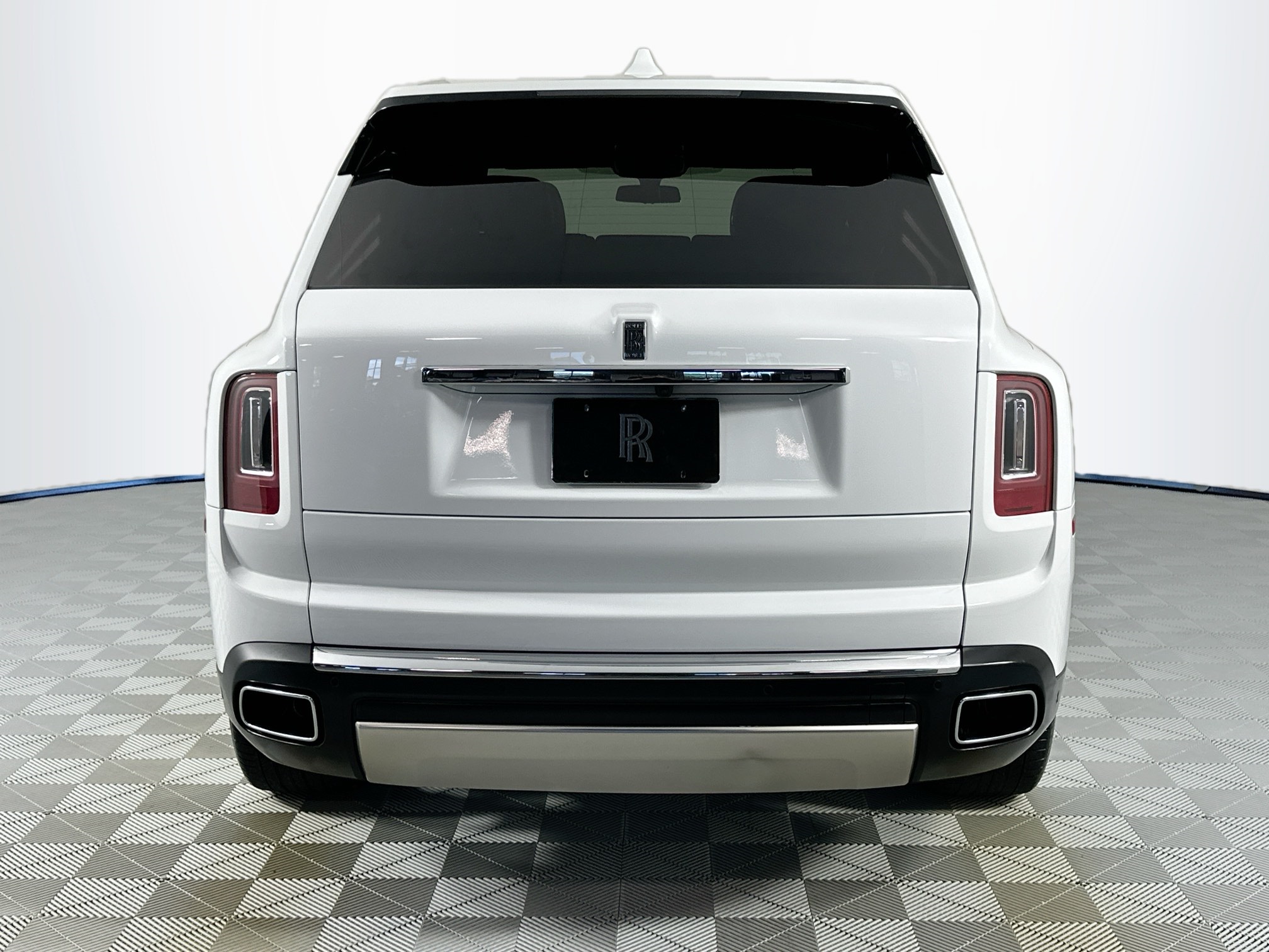 used 2022 Rolls-Royce Cullinan car, priced at $294,998