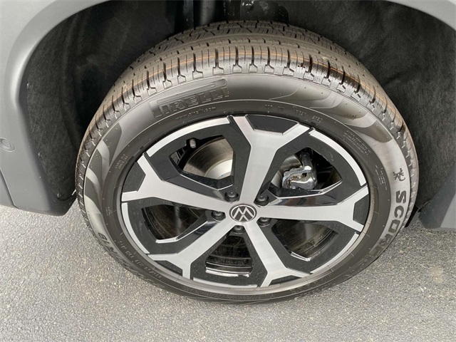 new 2025 Volkswagen Tiguan car, priced at $35,576