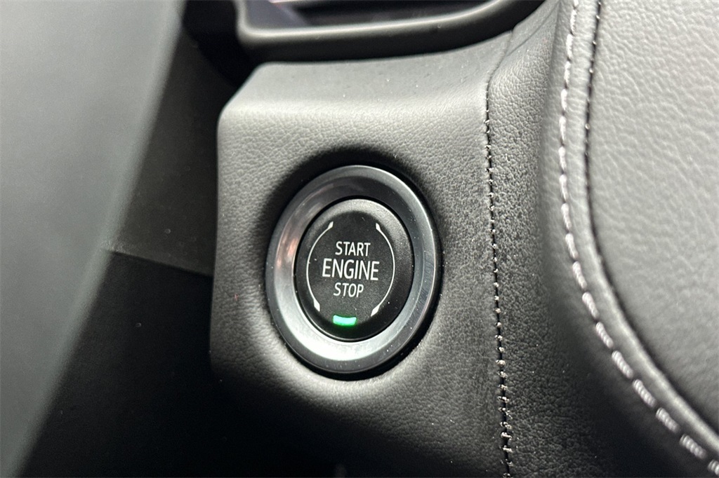 used 2024 GMC Yukon car, priced at $56,904