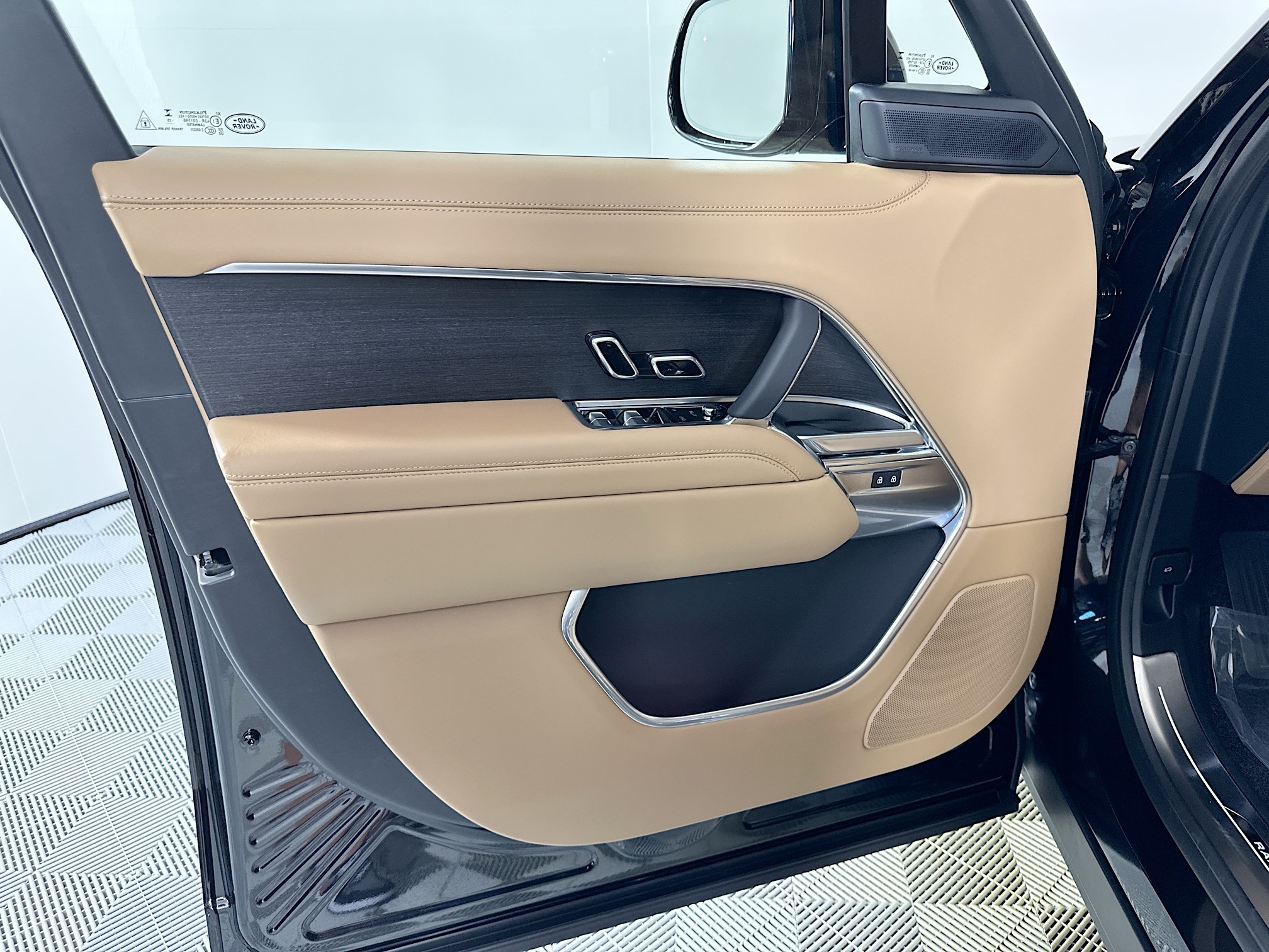 new 2025 Land Rover Range Rover car, priced at $121,330