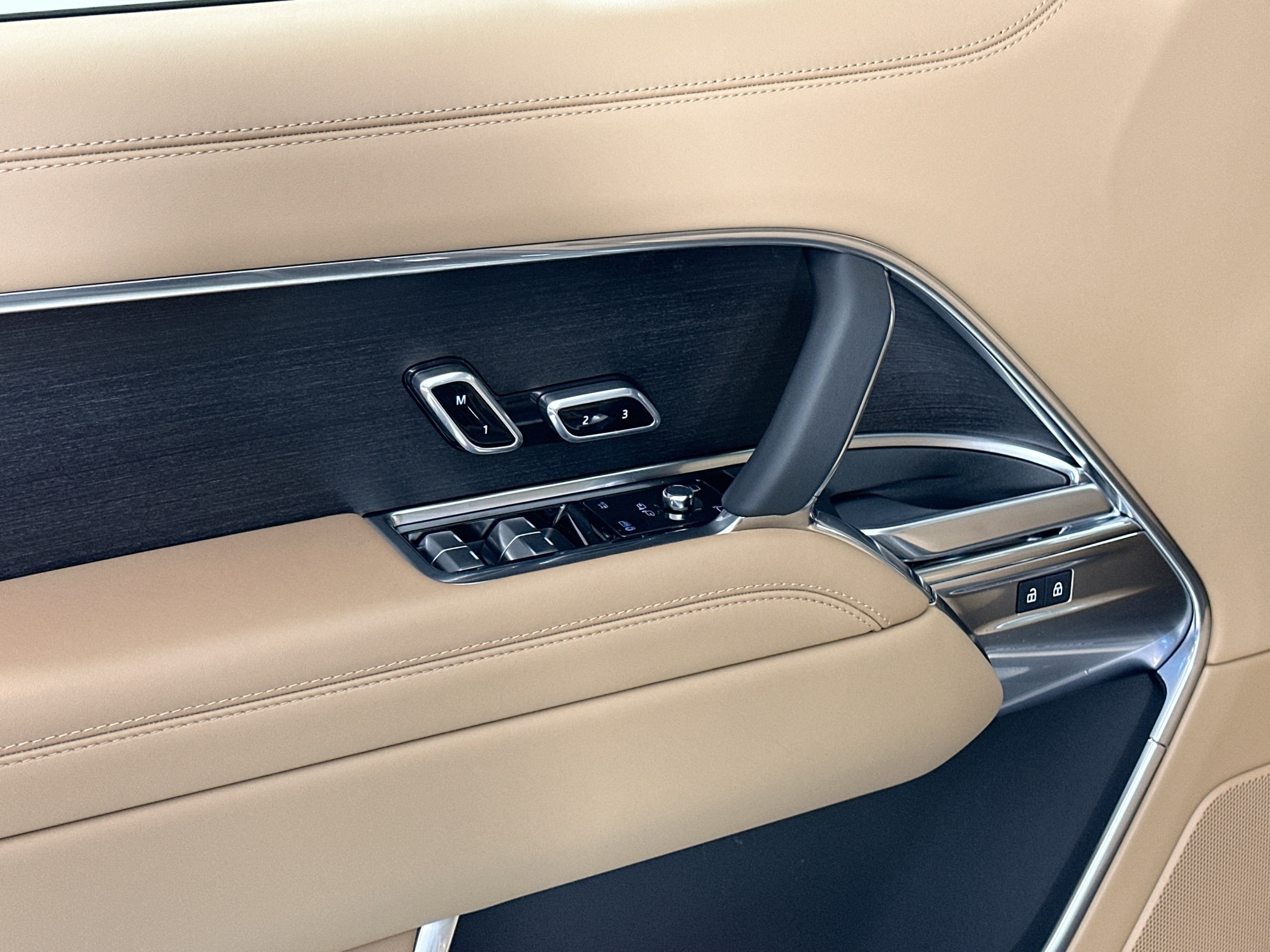 new 2025 Land Rover Range Rover car, priced at $121,330