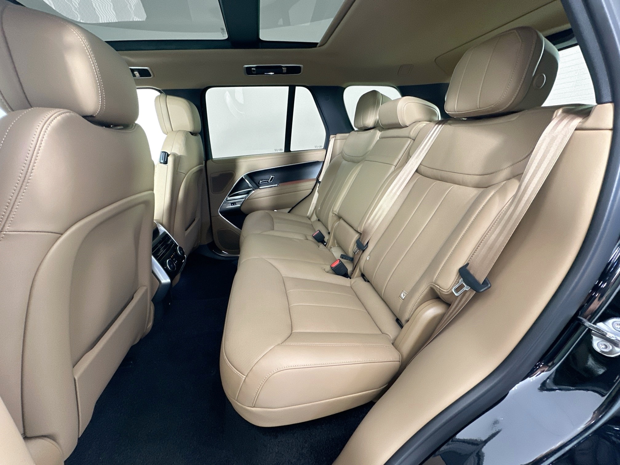 new 2025 Land Rover Range Rover car, priced at $121,330