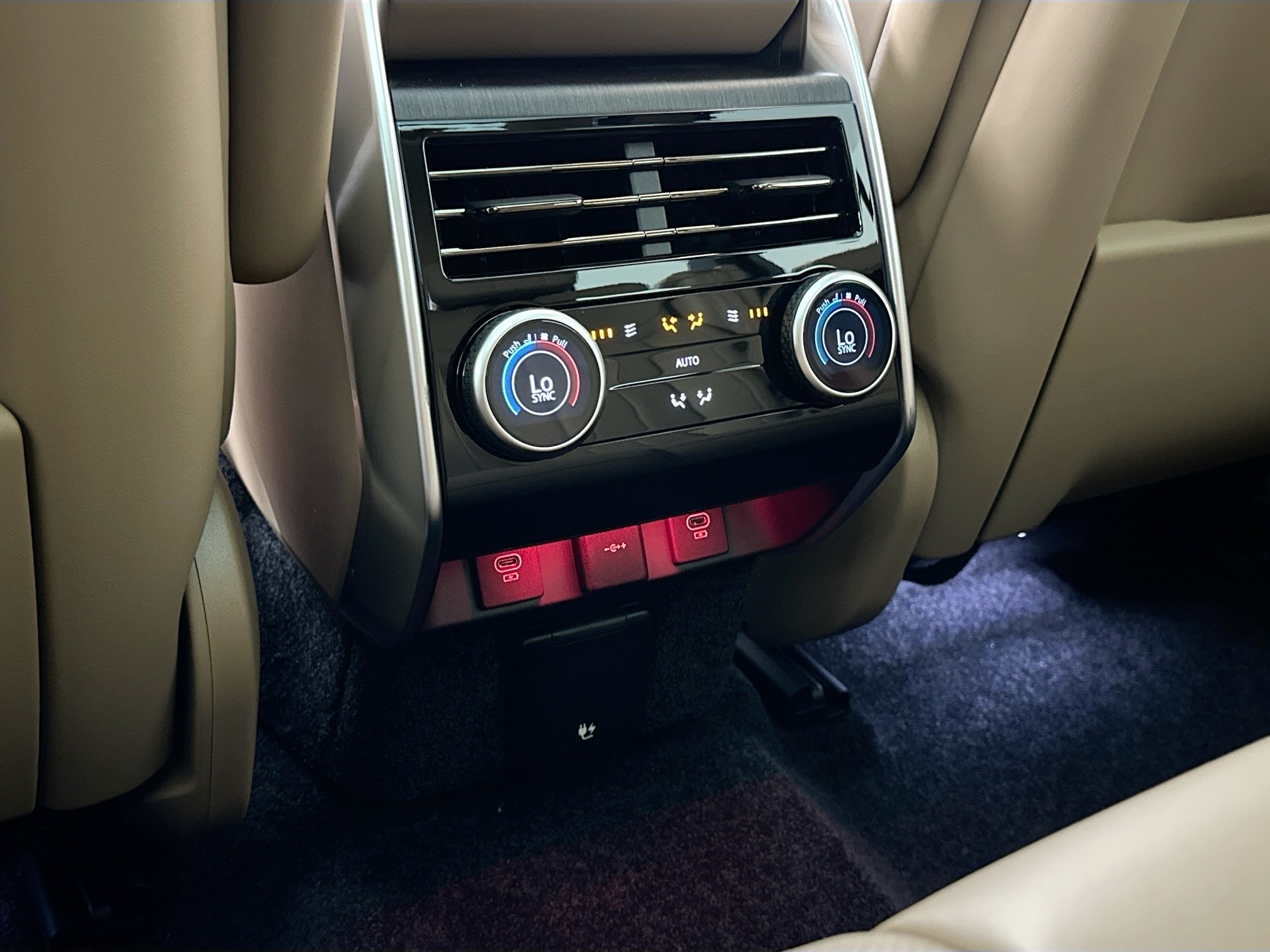 new 2025 Land Rover Range Rover car, priced at $121,330