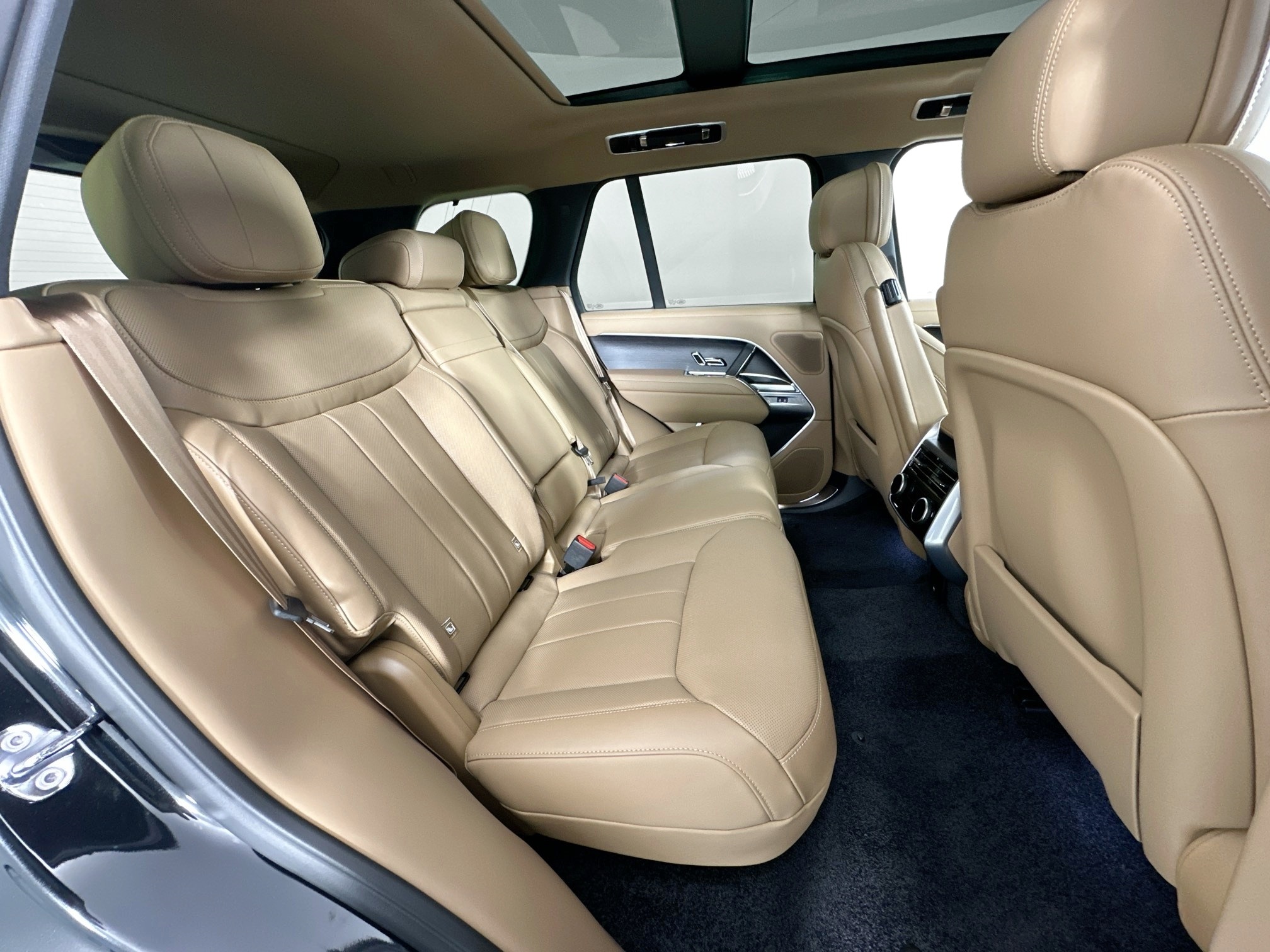 new 2025 Land Rover Range Rover car, priced at $121,330